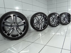 4x Koła 225 40 R18 92 Y VOLKSWAGEN OE 5x112 49 Czarny poler